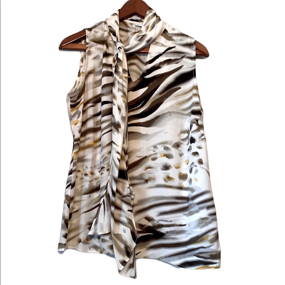 Sioni Cream With Designs Sleeveless Top